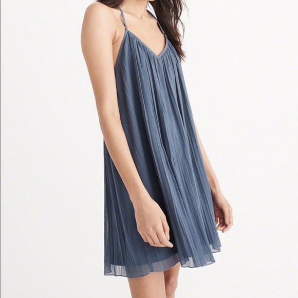 Abercrombie & Fitch Dresses & Skirts - Abercrombie chiffon v-neck blue dress